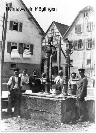 Rathaus Abbruch des Brunnens 1934.jpg
